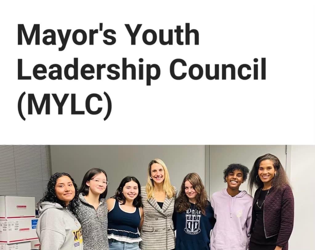 Mayor with students and members of Mayor's Youth Council